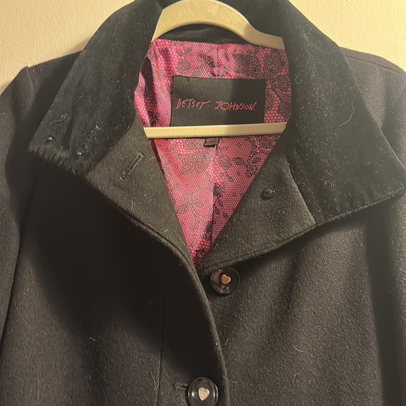 Betsey Johnson black coat with heart button and bow in the back - Picture 2 of 7
